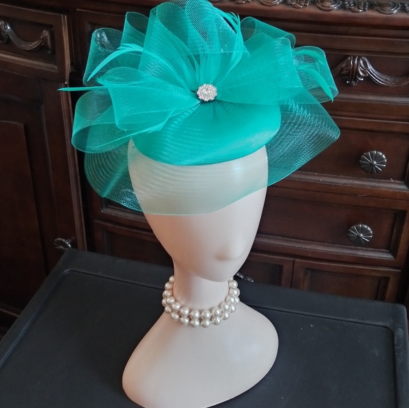 Elegant British Pillbox Hat Lace Veil NWT Church Tea Brunch Party - Picture 4 of 6